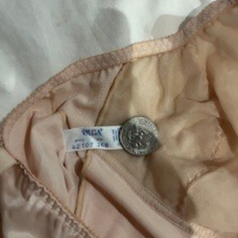 Vintage 60s 70s OLGA Wonder Shapewear Womens 36B Cream One Piece Lingerie USA - Picture 3 of 3